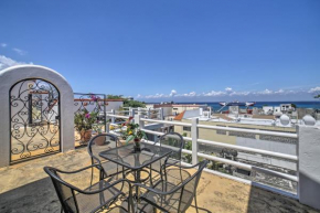 Gorgeous Penthouse Villa with Deck and Ocean Views!